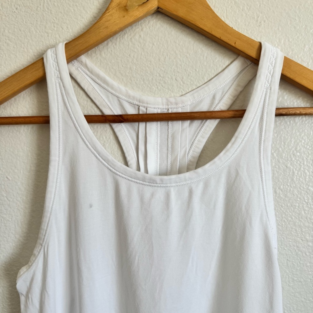 Lululemon  White Yogi Everyday Tank Size 6-8 - Picture 5 of 7